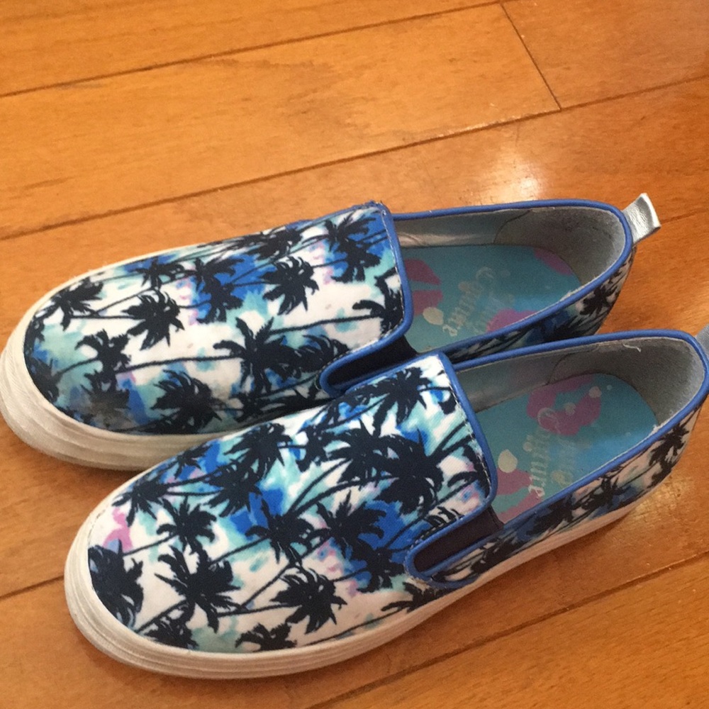 Slip-on platform sneakers